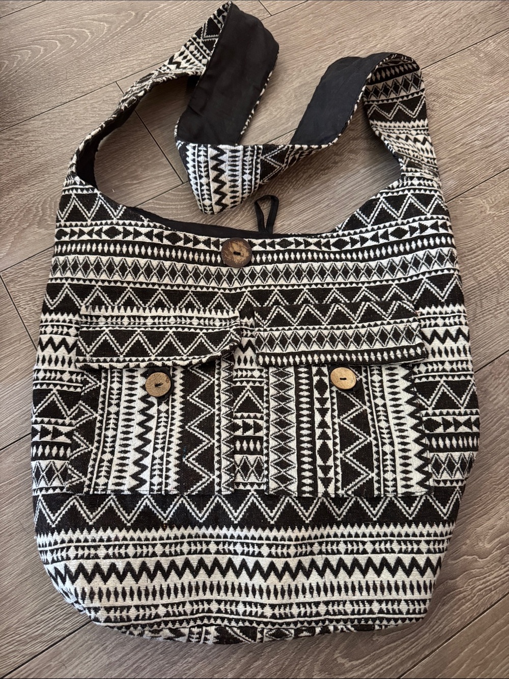 NWOT Boho Black & White Aztec Pattern Shoulder Bag